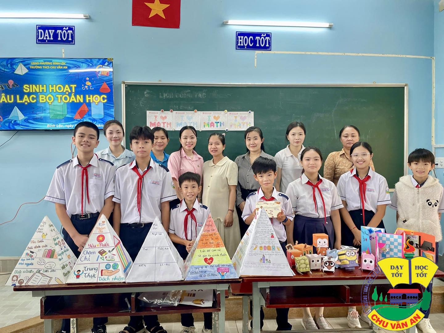 SÔI NỔI HOẠT ĐỘNG CÂU LẠC BỘ HỌC TẬP TRONG THÁNG 10 CỦA TRƯỜNG THCS CHU VĂN AN