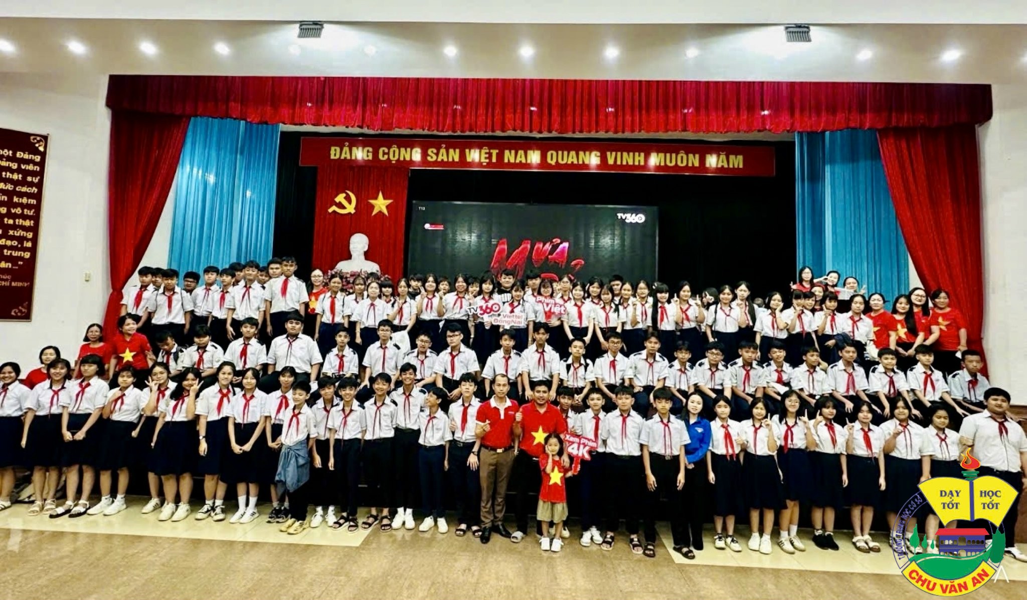 NHỮNG CẢM XÚC CÒN ĐỌNG LẠI SAU BUỔI XEM PHIM “MƯA ĐỎ”